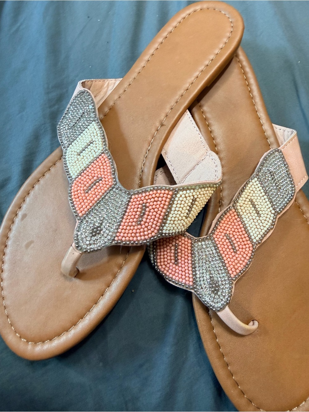 Beaded Applique Coral & Cream Women's Thong Sandals- like New- Size 10